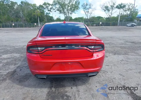 2016 Dodge Charger Sxt z USA, uszkodzony, nr VIN 2C3CDXHG2GH132909